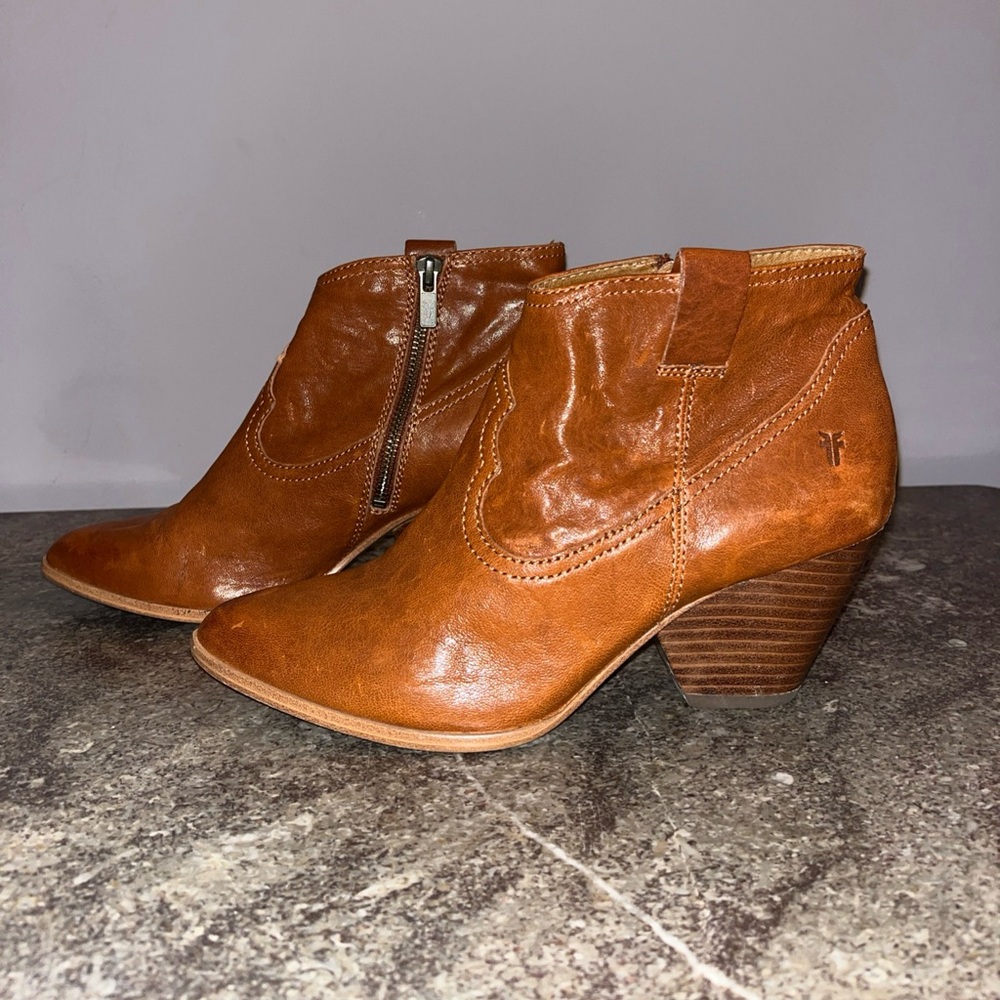 Frye Reina Western Heeled Boot Cognac Sz 8